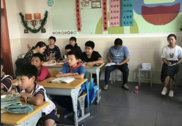 愿点点微光既照前路更亮归途或许就是教育家精力最动人的容貌